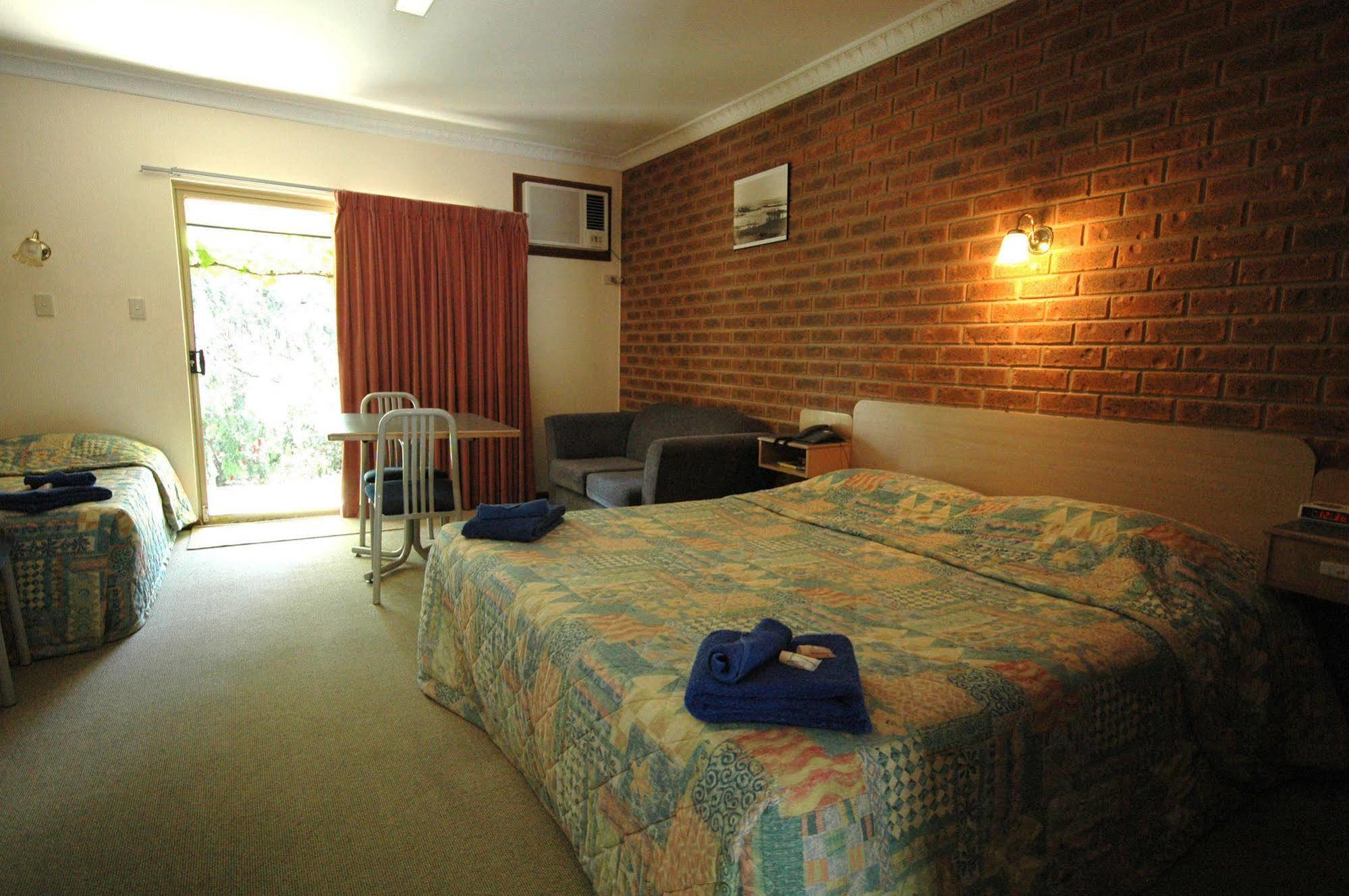 Burra Motor Inn Cameră foto